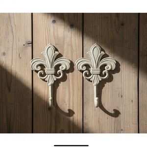 Antique Cast Iron Fleur De Lis Wall Hooks Farmhouse French Country Decor